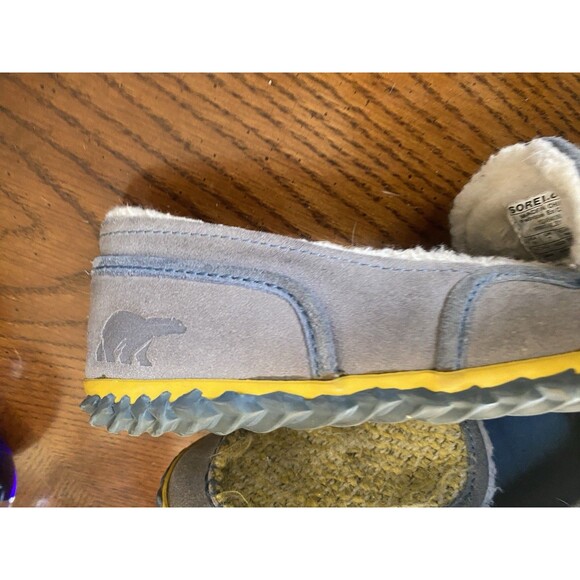 sorel moccasins size 9 - Picture 10 of 13